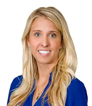Portrait of Liz Folmar, Realtor.
