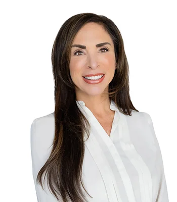 Portrait of Elissa Ford, Realtor.