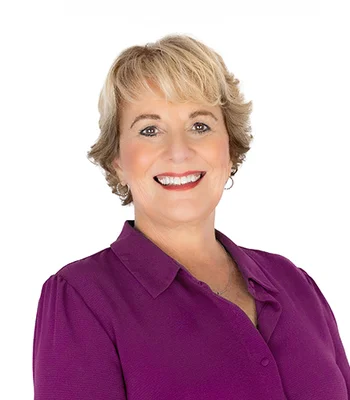 Portrait of Victoria Derrico, Realtor.