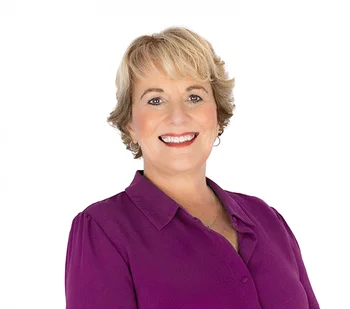 Victoria Derrico, Realtor