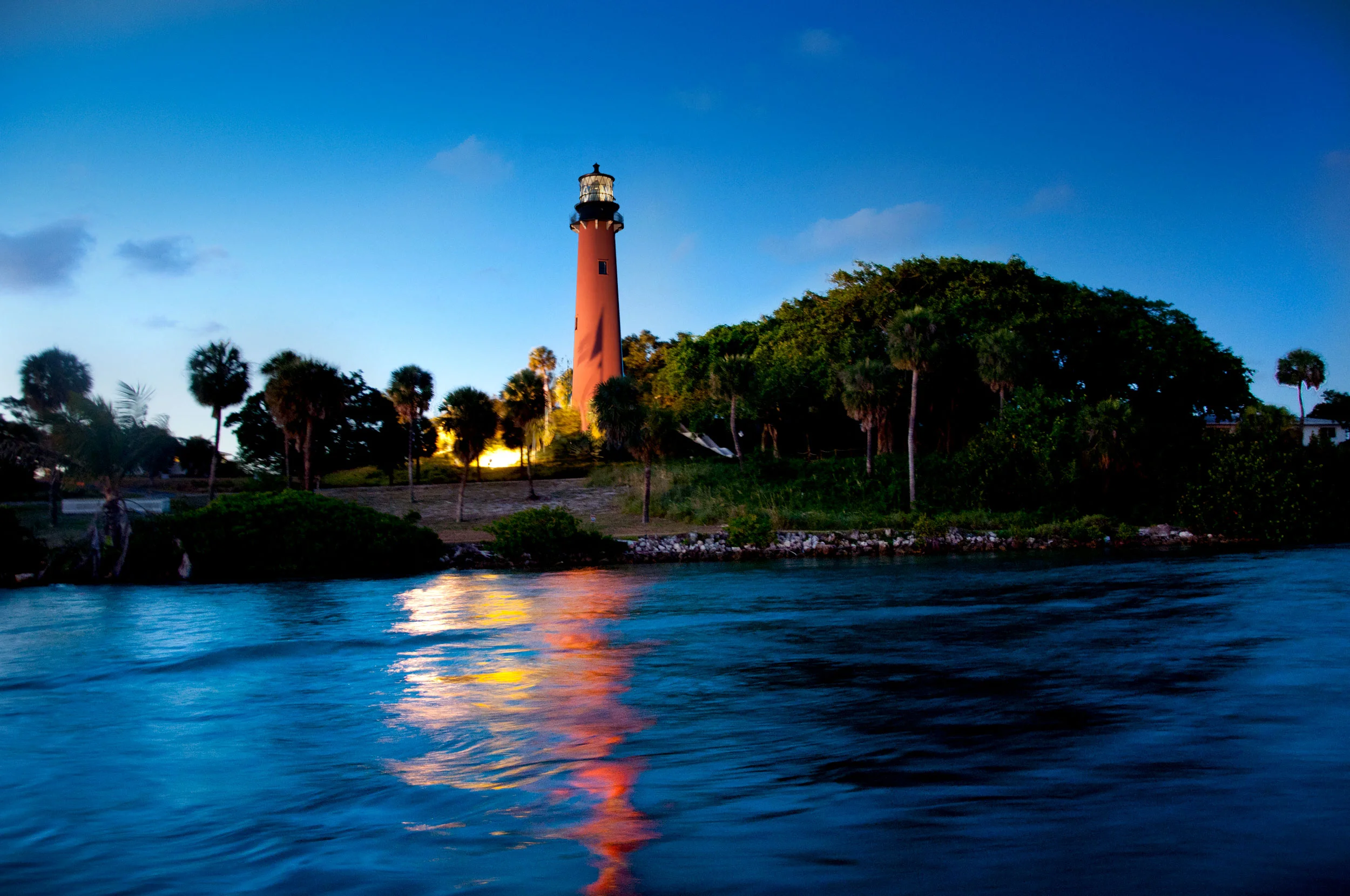 lighthouse-1-large_2500_01