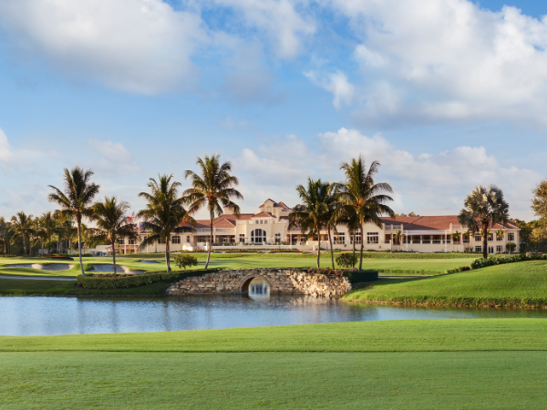 a golf course and clubhouse in Palm Beach Gardens, Florida